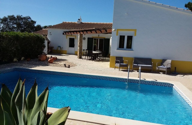 Casa Rhonda, secluded villa, private pool, table tennis, bicycles