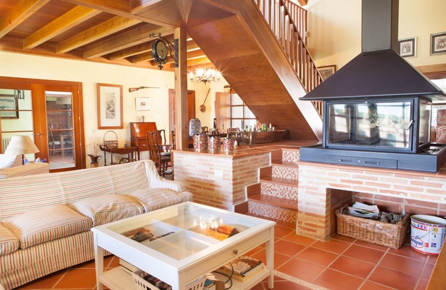 Casa Roble de Montealmenara