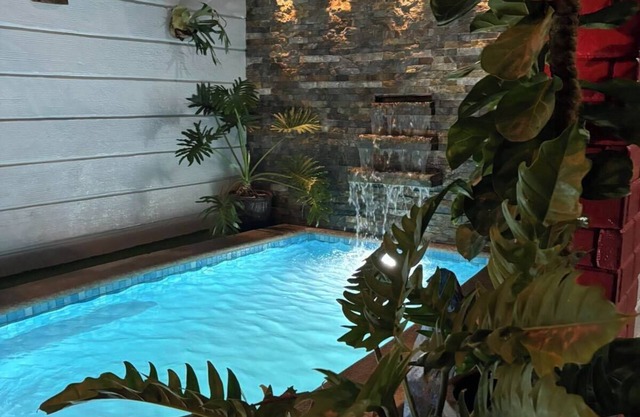Casa Robles Full Villa: Private, Cozy House with Exclusive Pool in Tagaytay