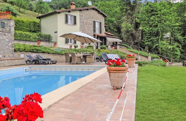 Casa Roc, Private Pool, & Arguably Best View In Barga! WIFI. Walk to rest/bar