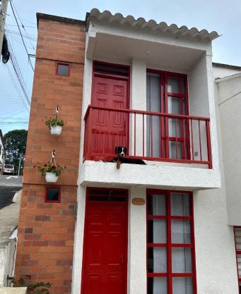Casa Roma - La tranquilidad del campo en la Ciudad - RNT 1 0 8 1 3 7-