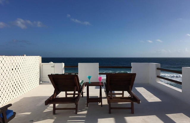 Casa Rosa - Beautiful Ocean Front Home - One Bedroom Penthouse Apartment
