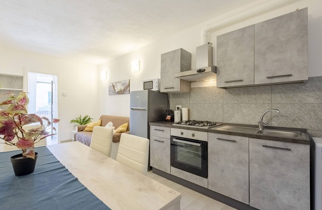 Casa Rosa Tre 1b/1b with private parking and garden