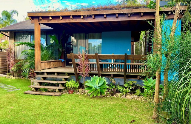Casa Rosa Waves, a Balinese inspired retreat, secure gated community, king bed