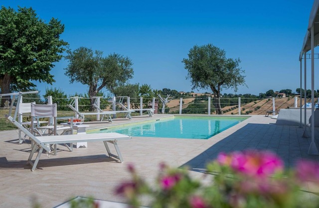 Casa Rossa 14 - Seven Bedroom Villa, Sleeps 14