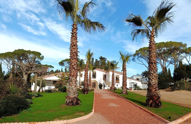 CASA RURAL DE LUJO PARA 12 PERSONAS MUY CERCA DE LA COSTA BRAVA