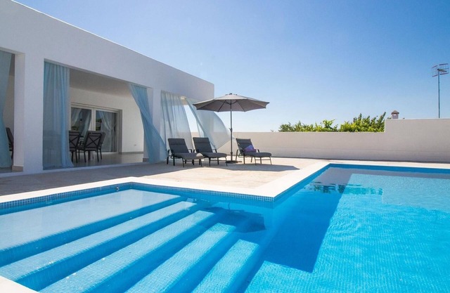 Casa Rural "Villa MyJ" with Pool, Garden, Terrace & Wi-Fi