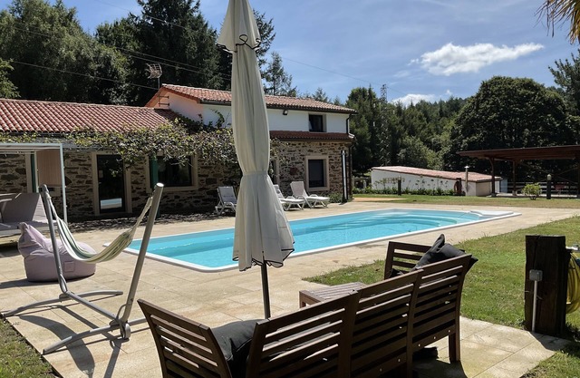 Casa Rural Rodeada de Naturaleza. A Medio Camino Ntre A Coruña y Santiago