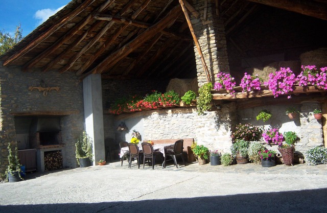 Casa Rural Rogel (full rental) for 7 people in Llessui-Sort- Pirineos
