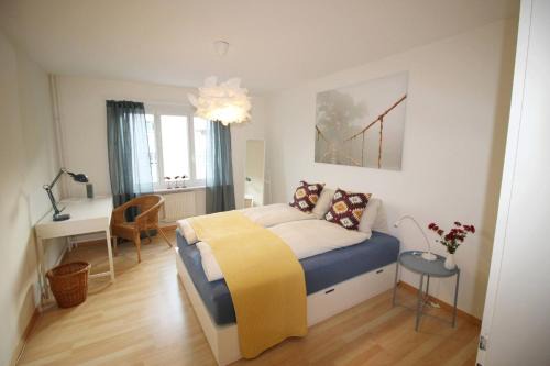 Casa Schilling- 2,5 rooms with balcony near hospital, university