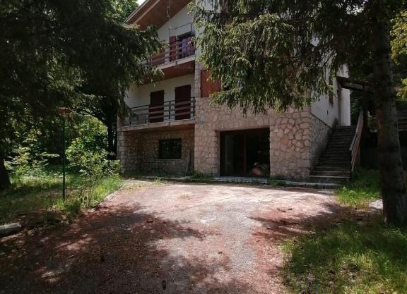 Casa singola in villa