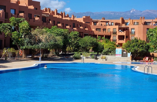 Casa Soleada close to sea + beach, 2 pools, terrace, sea views,TV, Wifi