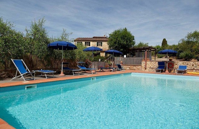 Casa Sparviero B: A characteristic one-story apartment that covers the entire ground floor of a villa surrounded by meadows and by green hills, with Free WI-FI.