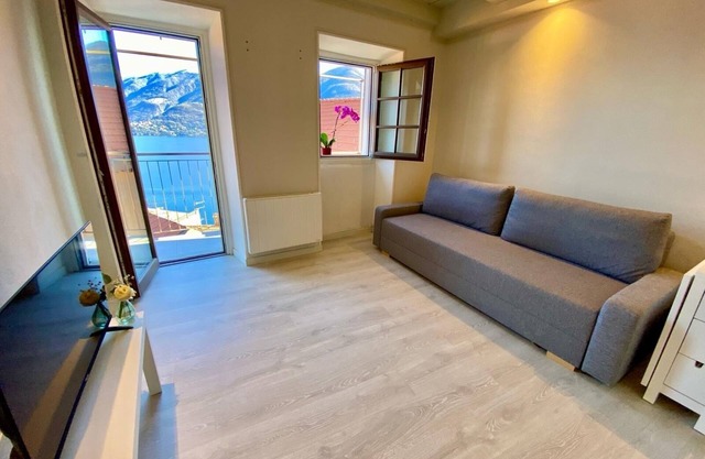 Casa Spasù: charming corner with a view 5 minutes from Cannobio, Lake Maggiore