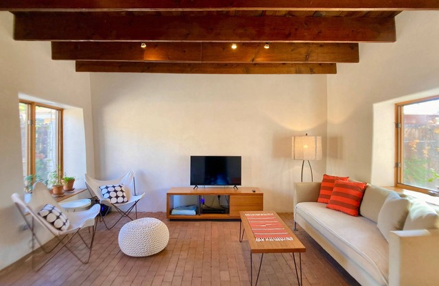 Casa Terrone: Walk Along the Acequia