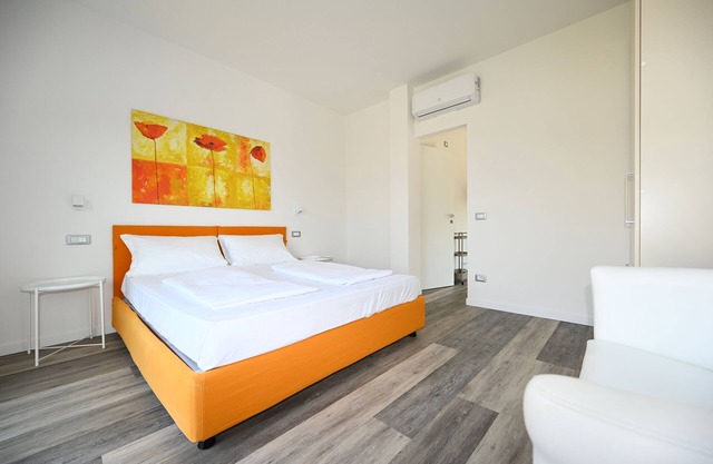CASA TONELLI APARTMENT SUN SECOND FLOOR MALCESINE LAKE GARDA