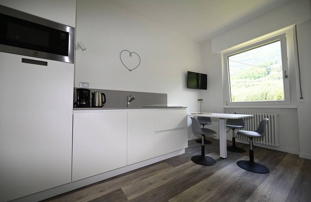 CASA TONELLI APARTMENT SKY SECOND FLOOR MALCESINE LAKE GARDA