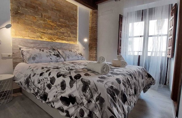 Casa Torre Histórica Para Grupos en Albaycin a Pasos de Plaza Nueva y Alhambra