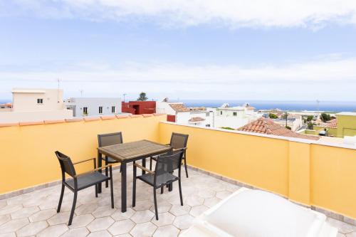 Casa Totalmente Renovada en Zona muy Tranquila! Vistas al Mar y Montaña