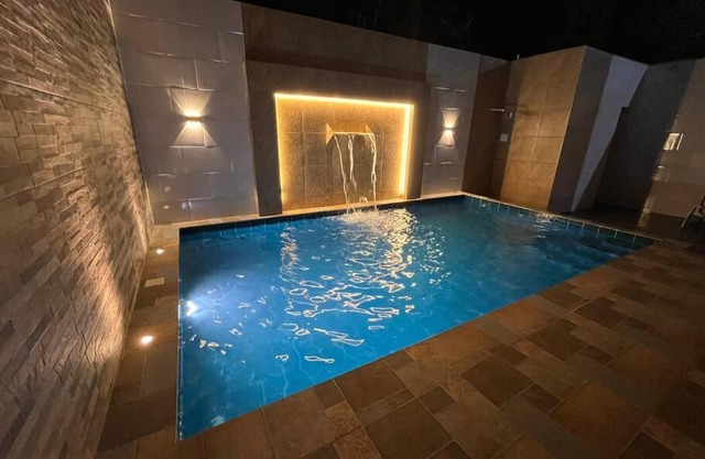 Casa vacacional con piscina y BBQ (Villa Trina)