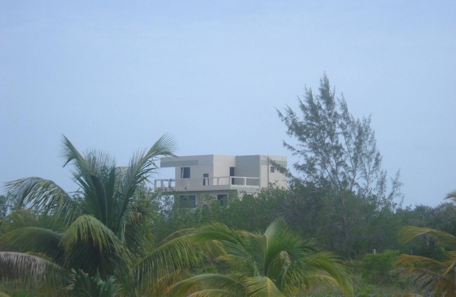 CASA VERDE, CELESTUN – SEASIDE VACATION HOME
