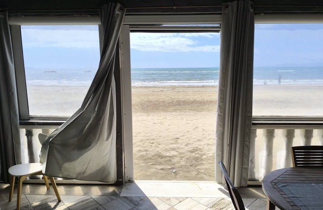 Casa Viale Italia - homely house with direct access to the sandy beach