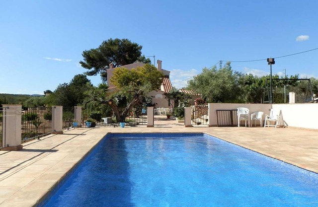 CASA VINYA DEL VENT, Ideal house for your holidays near the sea, free wifi, air conditioning optional, private pool, pets allowed, dog’s beach