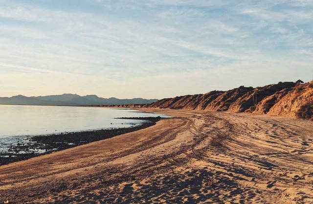 Casa Xaasj A refuge in Kino Bay with access to a secluded beach.