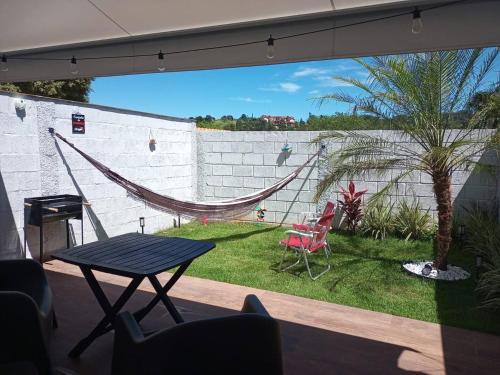Casa1sn - Casa completa com jardim privativo e chuveirão refrescante!