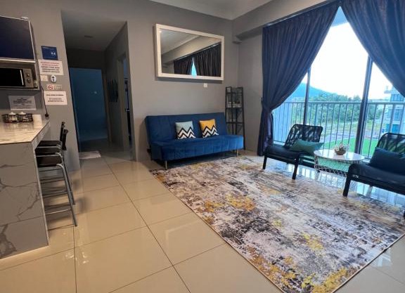 Casahome by Irdina Meru- 8pax -10pax