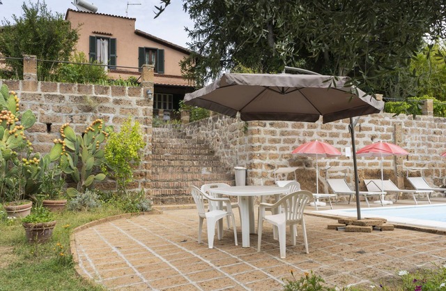 Casale Ai Noccioli (LVC165) by Interhome