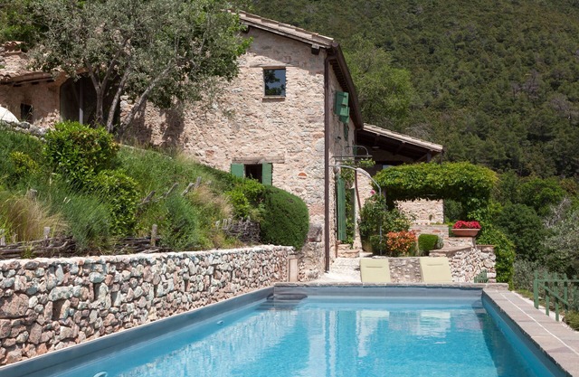 CASALE BELLAVISTA, superb views, private pool