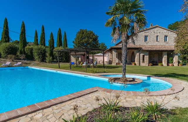 Casale Cicognola 12, Emma Villas