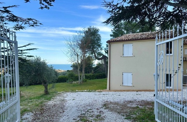 Casale Écru - Sirolo, splendid farmhouse with garden and sea view