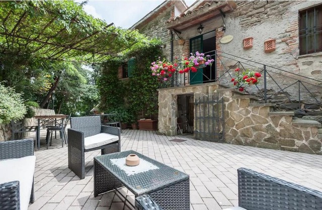 Casale Gli Angeli-Charming Villa with Garden and Parking!