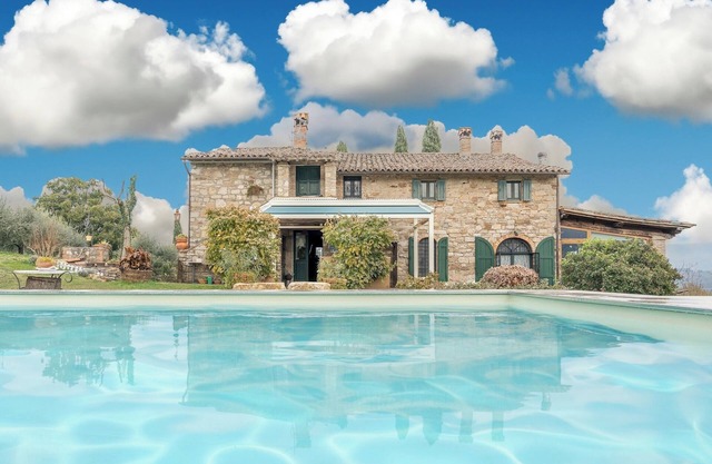 Casale delle Farfalle 12, Emma Villas