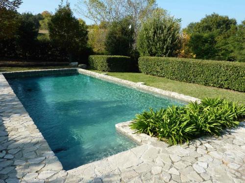 Casale Oliva in a landscape of oaks, olive e cherry trees