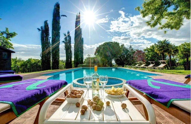 Casale Le Spighe - Five Bedroom Villa, Sleeps 9