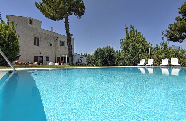 Casale Lillina: a villa with private pool in Apulia for 8 people