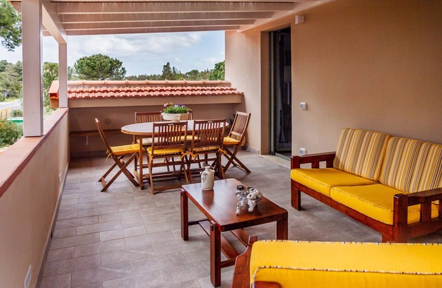 Casale Lorenzo - Apartment 4 with private terrace, shared garden and air conditioning