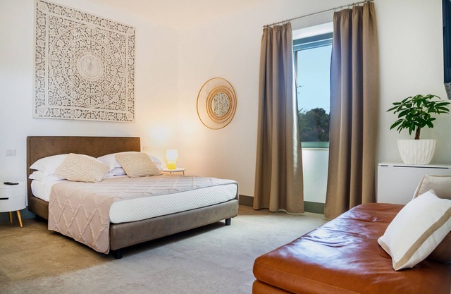 'Casale Lorenzo - Room 3' with private veranda, shared garden and air conditioning
