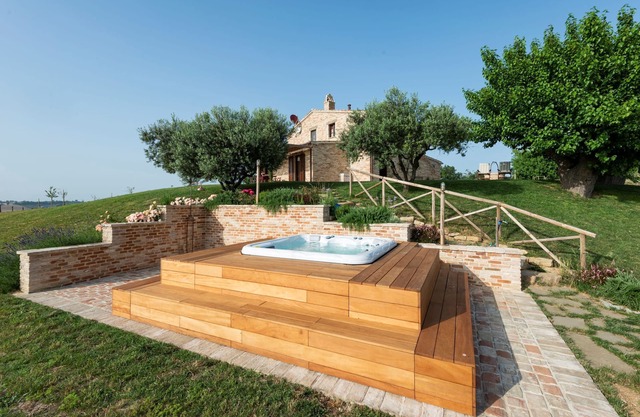 CASALE MONTEFANO EXCLUSIVE USE