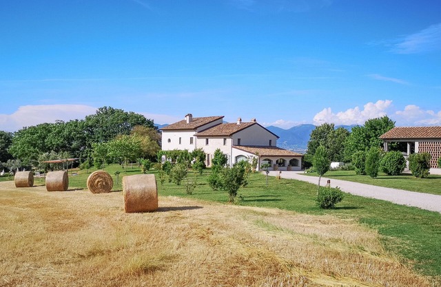 Casale Valigi - Your Home in Umbria. Hospitality, Nature, Art.