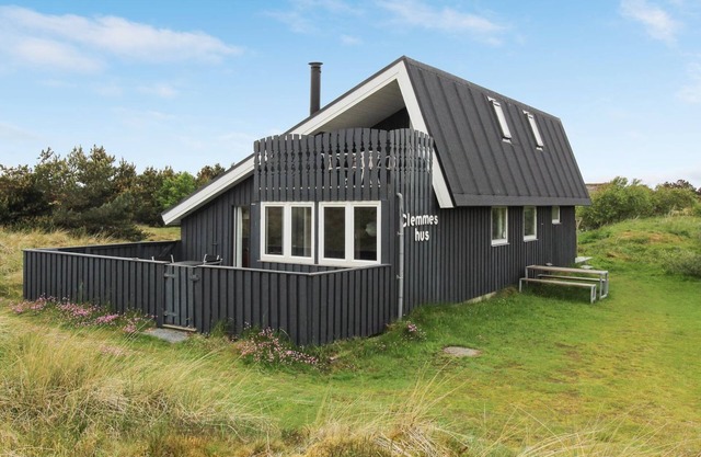 "Casandra" - 600m from the sea by Interhome