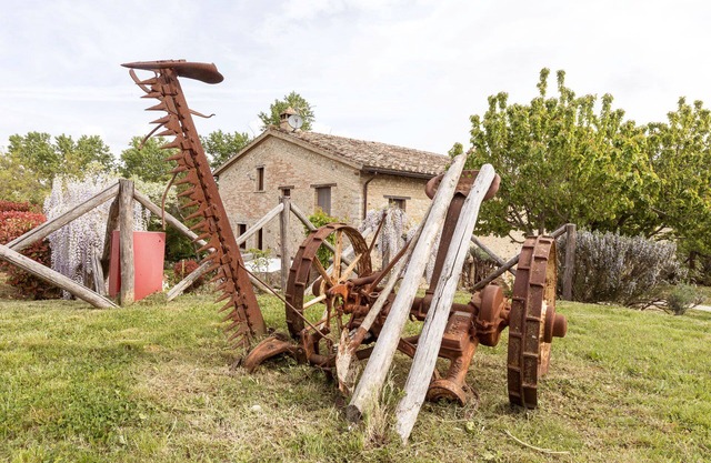 CasAvena luxury country house with big garden near Montone. 25m from PG airport