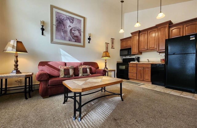 Cascade Suite #226 Upper Level!