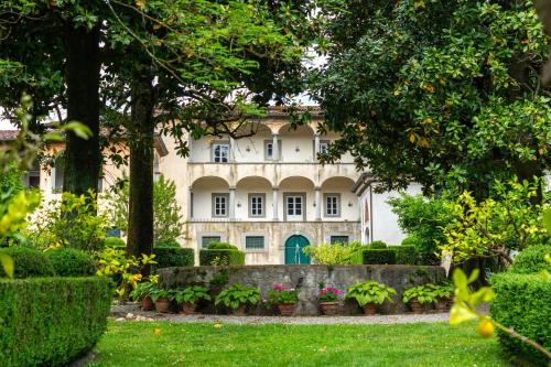 Case Bernardini Suites