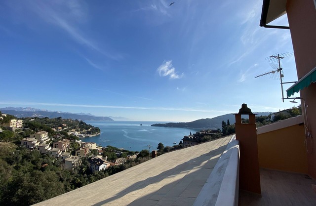 CaseMaggi Beach House Terrace overlooking Gulf of Poets and Palmaria Island