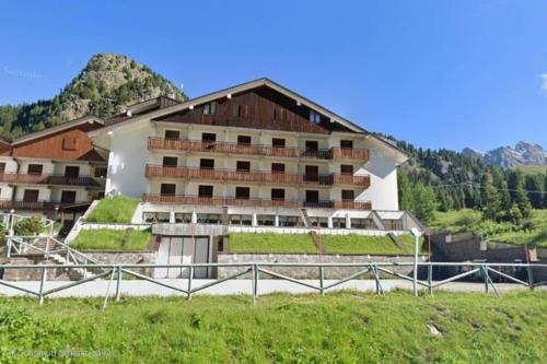 Casina Alpina sugli impianti Passo S Pellegrino