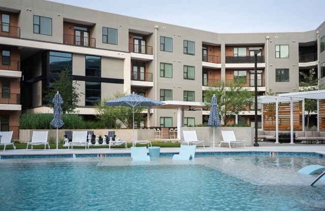 Casita Cactus | King Suite near Domain | with Pool